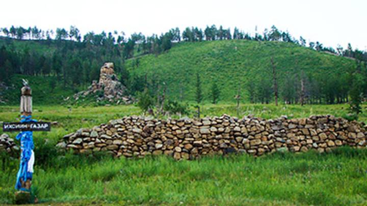 Oglogchiin kherem oglogch wall